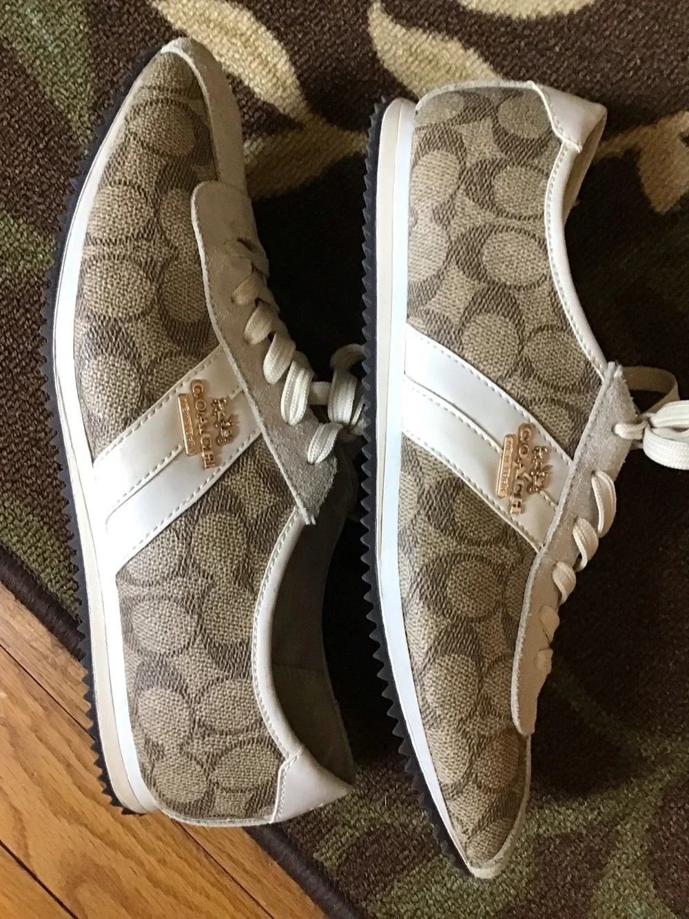 Coach size signature
